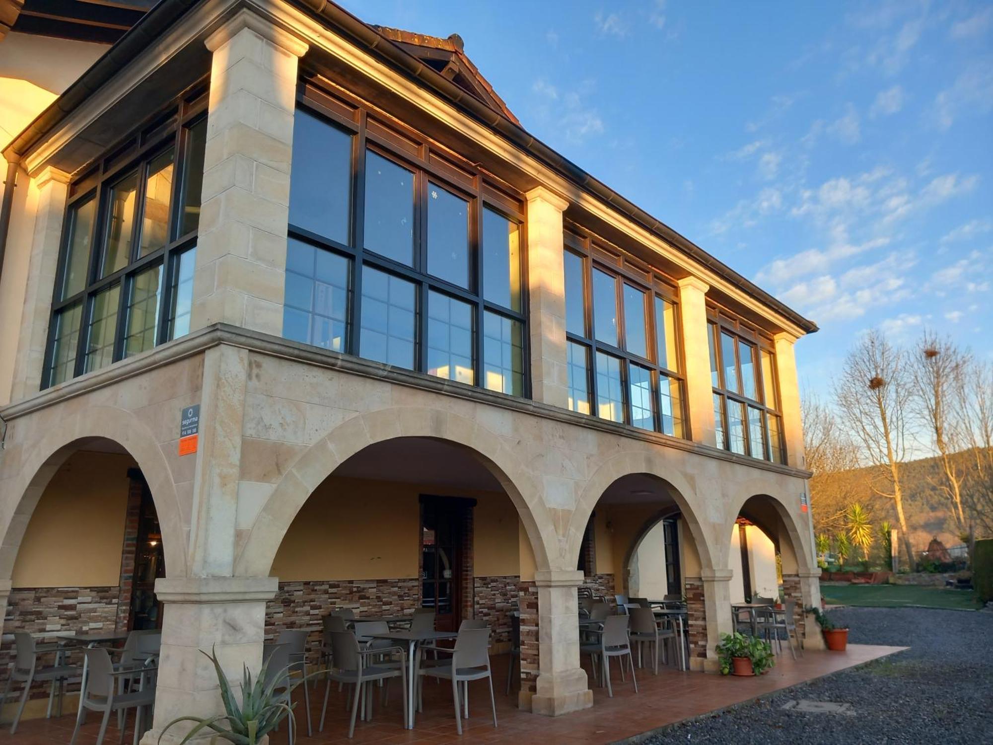 Hosteria Rio Negro Bárcena de Cicero Екстериор снимка